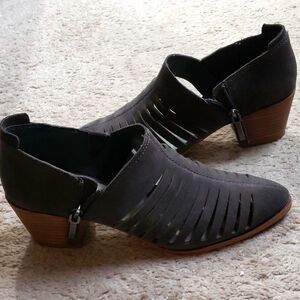 I. State Arnet gray slit cut out booties size 8​